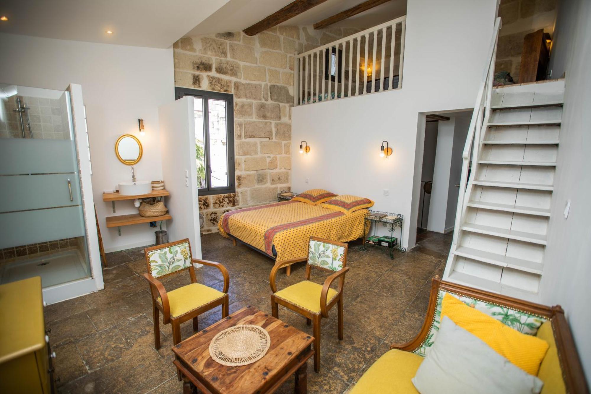 Oustaou De Betty Et Bob Bed & Breakfast Le Cailar Exterior photo
