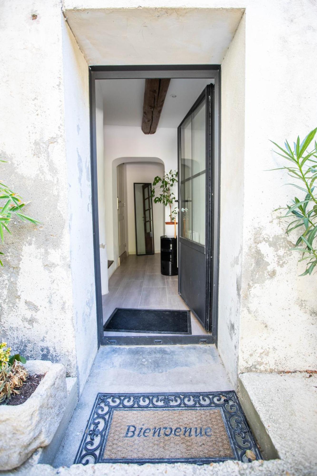 Oustaou De Betty Et Bob Bed & Breakfast Le Cailar Exterior photo